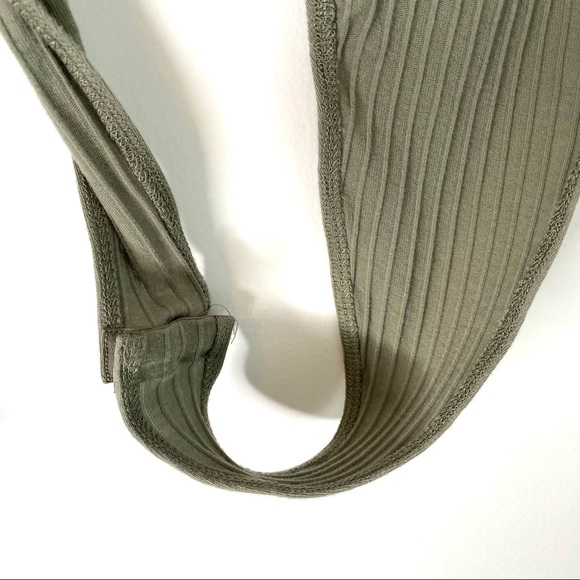 SHEIN Ribbed Bodysuit - Picture 3 of 4